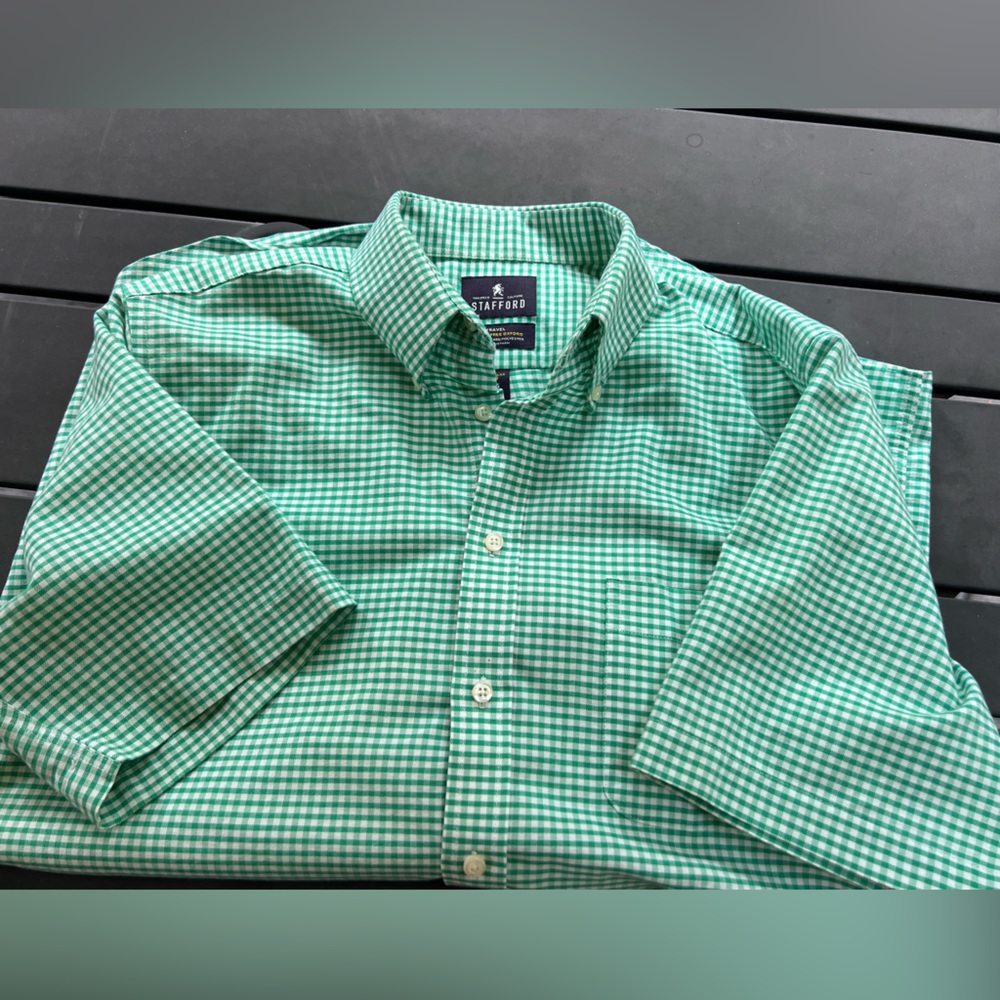 Green gingham short sleeve shirt